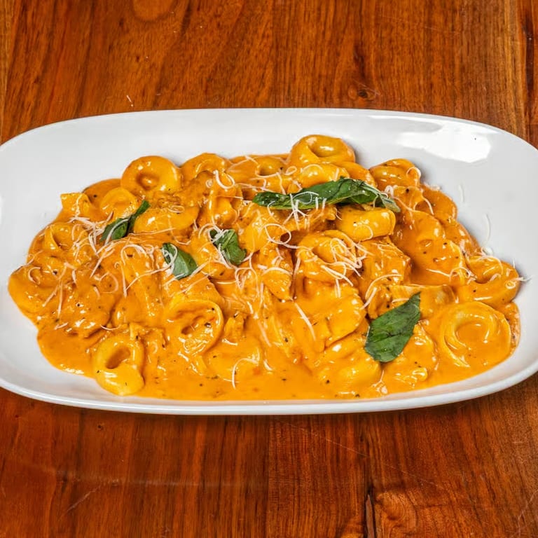 Tasty Tortellini Delights: Italian Pasta Favorites